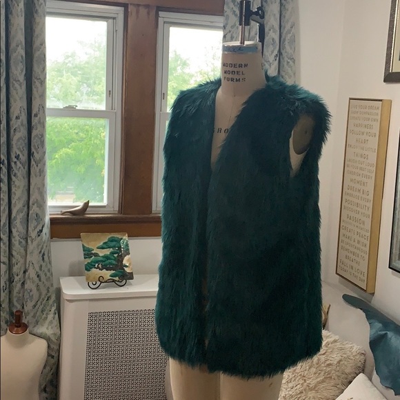 Forever 21 FAUX Vest - Picture 4 of 7